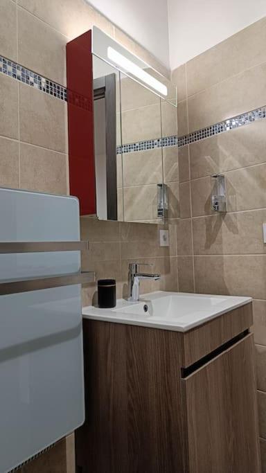 Appartement Confort Equipe Au Coeur De Beziers Luaran gambar