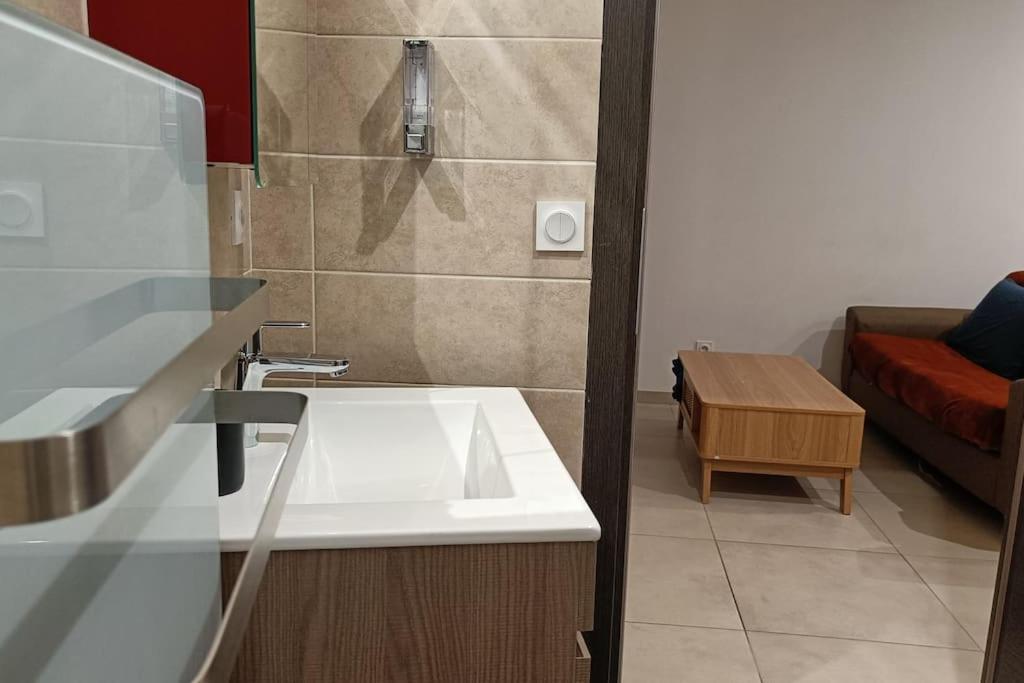 Appartement Confort Equipe Au Coeur De Beziers Luaran gambar