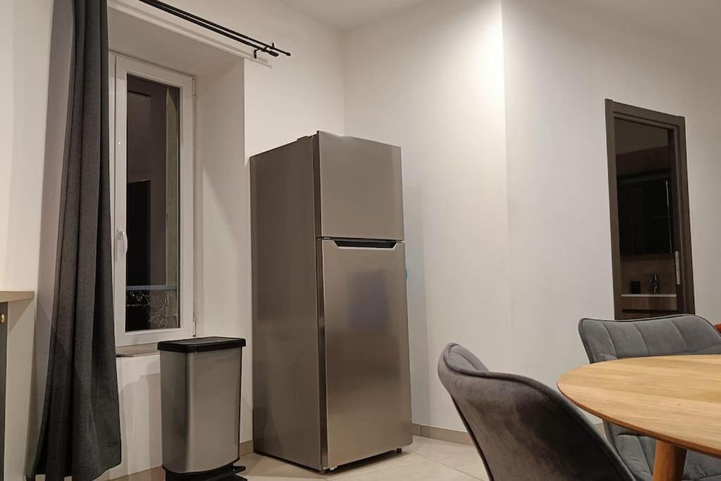 Appartement Confort Equipe Au Coeur De Beziers Luaran gambar