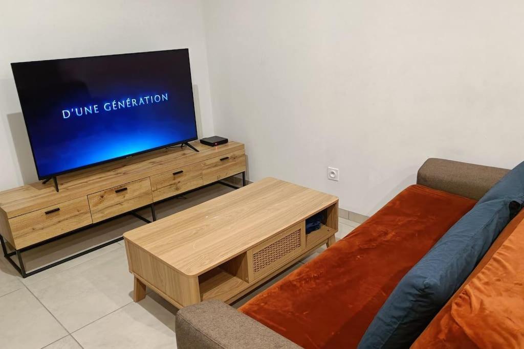 Appartement Confort Equipe Au Coeur De Beziers Luaran gambar