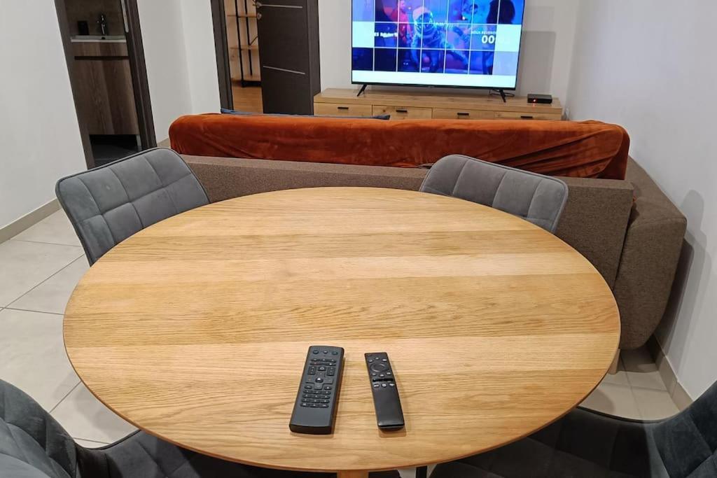 Appartement Confort Equipe Au Coeur De Beziers Luaran gambar